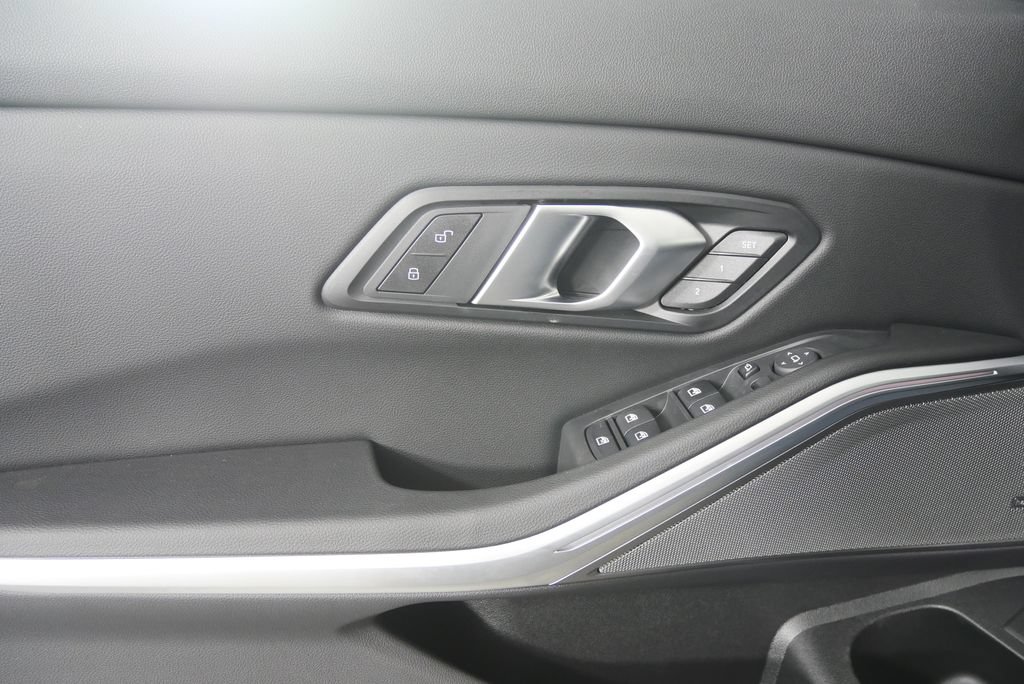 Used 2026 BMW 330i Sedan w/ Premium Package RWD image 8
