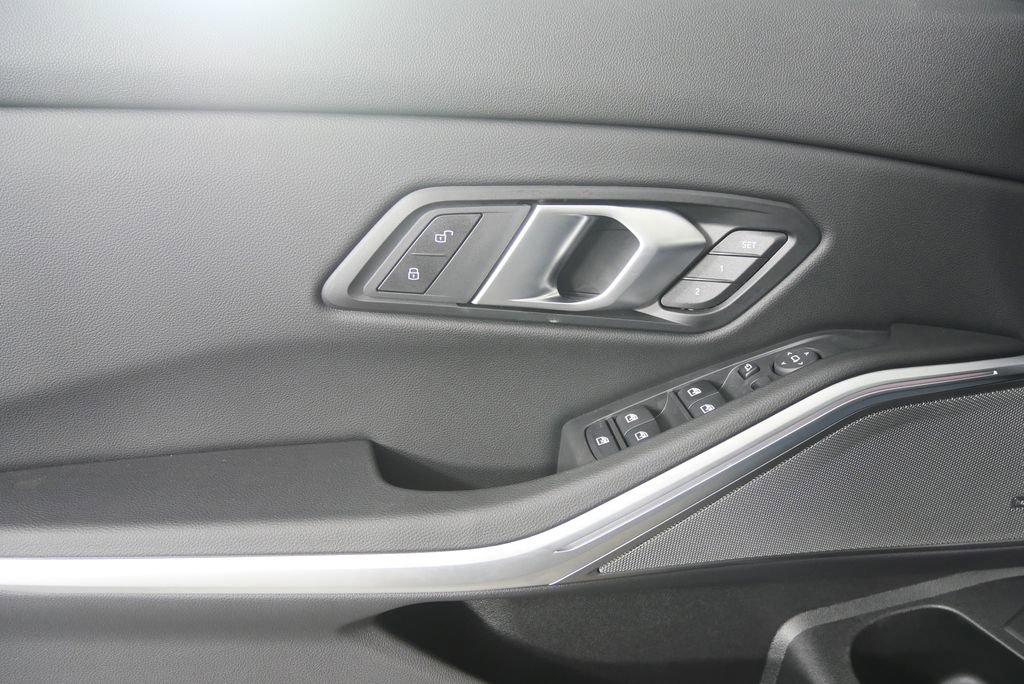 Used 2026 BMW 330i Sedan w/ Premium Package image 8