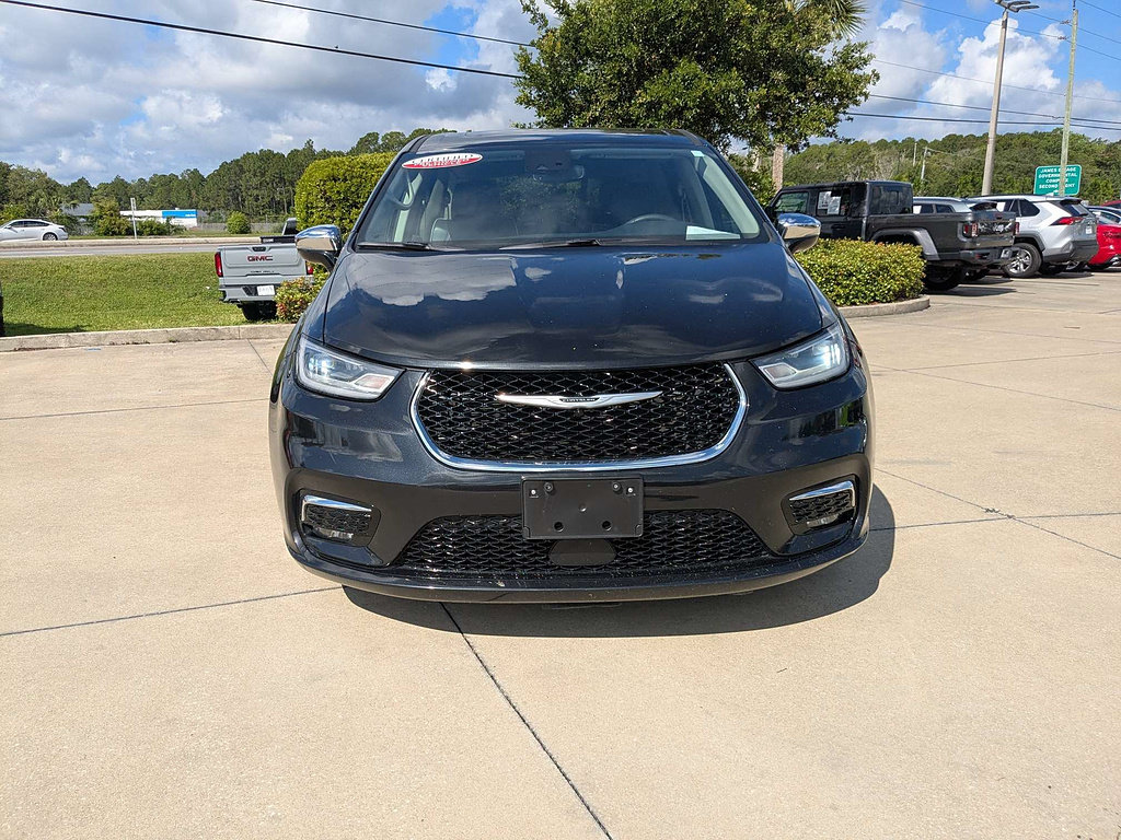 Certified 2023 Chrysler Pacifica Limited FWD image 8