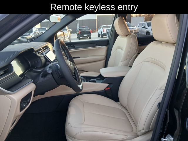 New 2025 Jeep Grand Cherokee Limited image 11