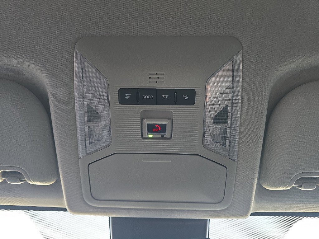 Used 2025 Toyota RAV4 LE image 17