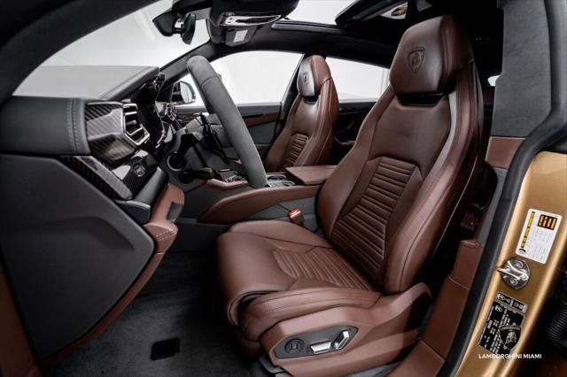 Used 2025 Lamborghini Urus SE image 32