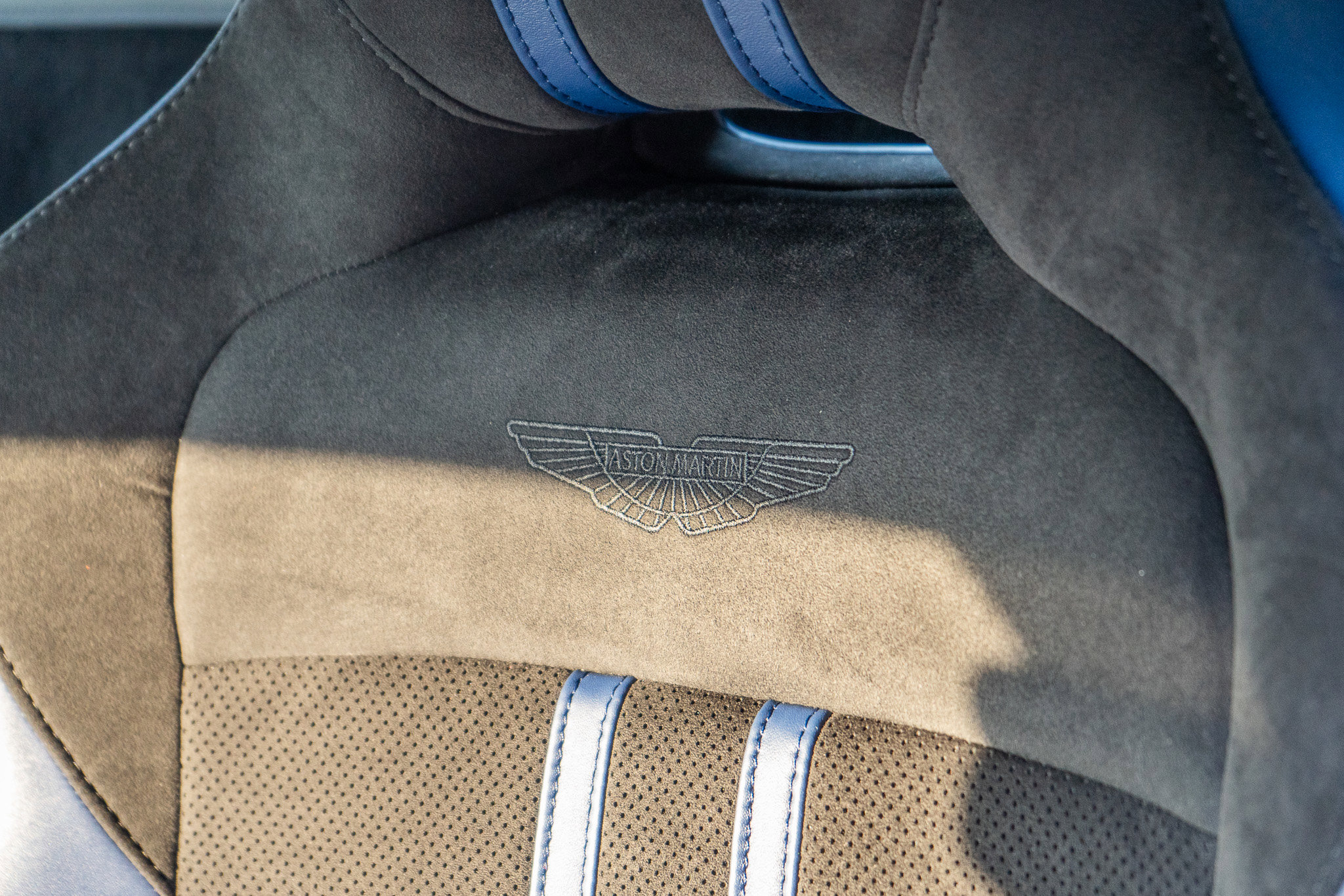 Used 2022 Aston Martin V8 Vantage Coupe image 26