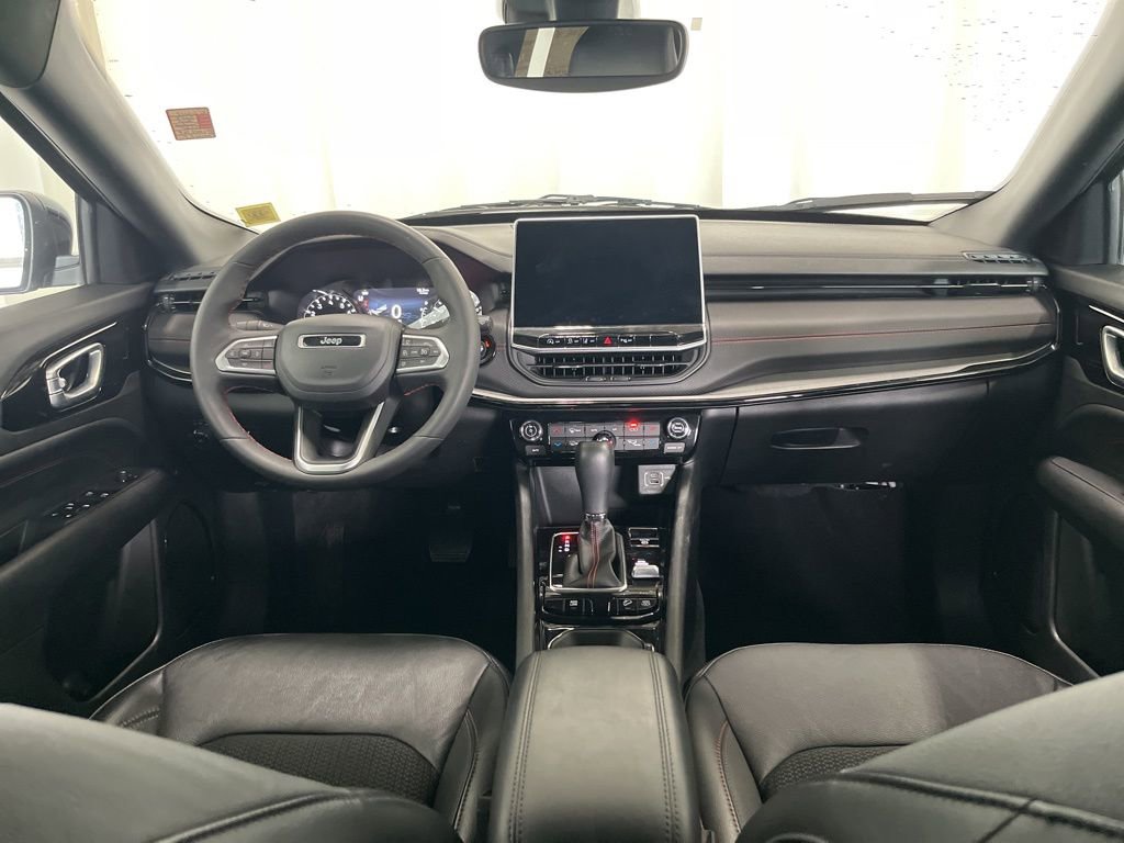 Used 2023 Jeep Compass Trailhawk w/ Trailhawk Convenience Group image 9