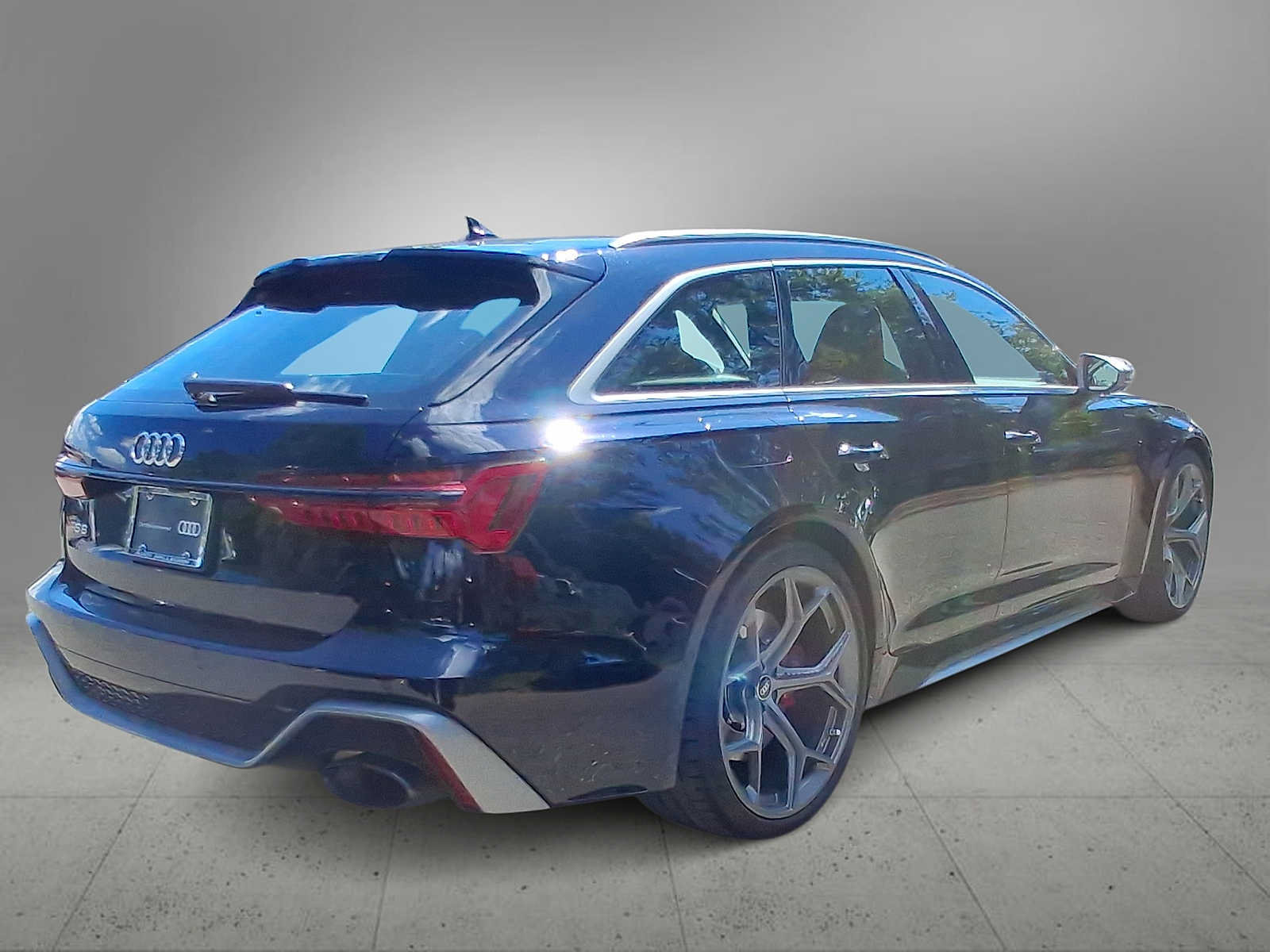 Certified 2024 Audi RS 6 performance AWD/4WD image 8