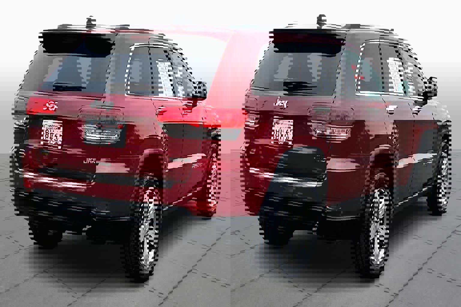 Used 2015 Jeep Grand Cherokee Limited w/ Luxury Group II image 12