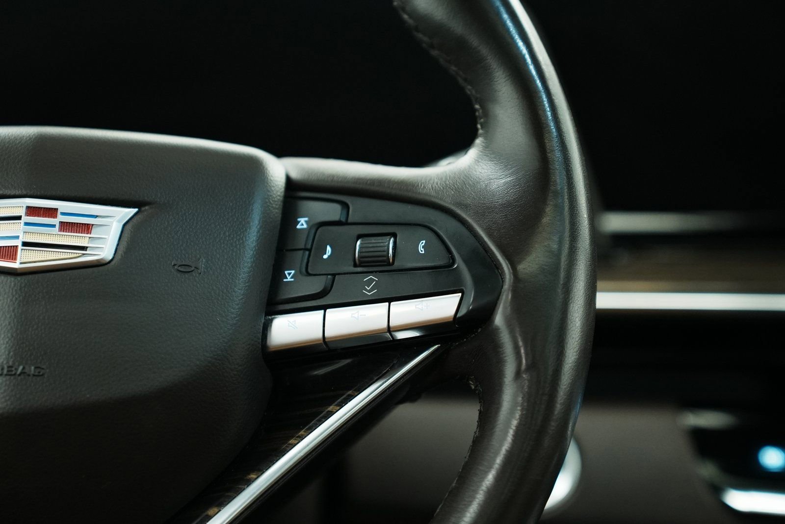 Used 2021 Cadillac Escalade ESV Premium Luxury image 26