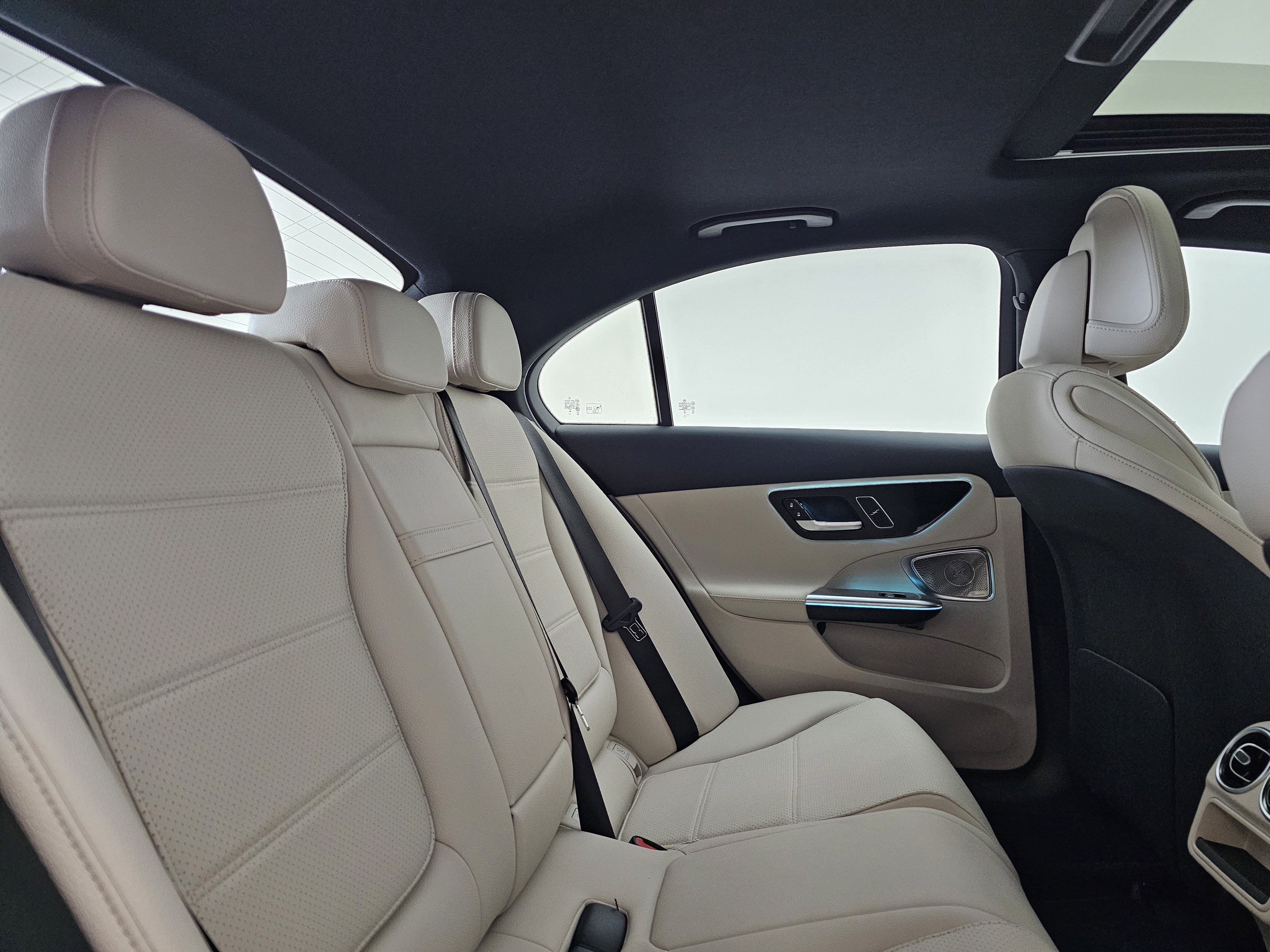 Used 2025 Mercedes-Benz C 300 4MATIC Sedan image 25