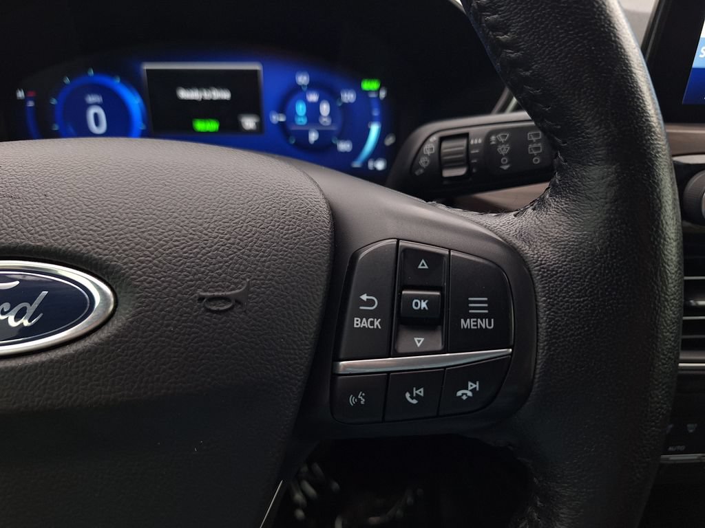 Used 2020 Ford Escape Titanium AWD/4WD image 17