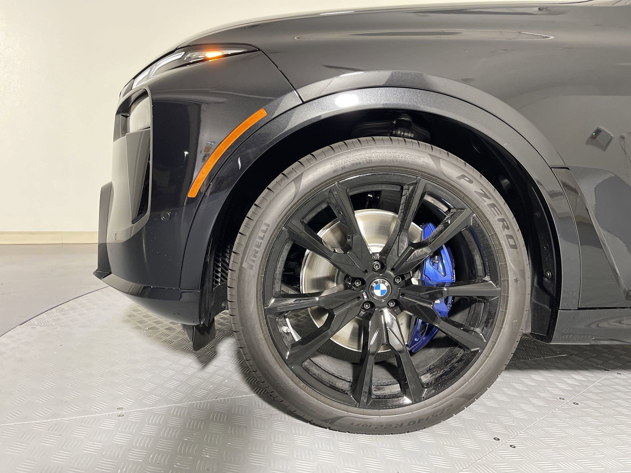 Used 2026 BMW X7 xDrive40i w/ M Sport Package image 11