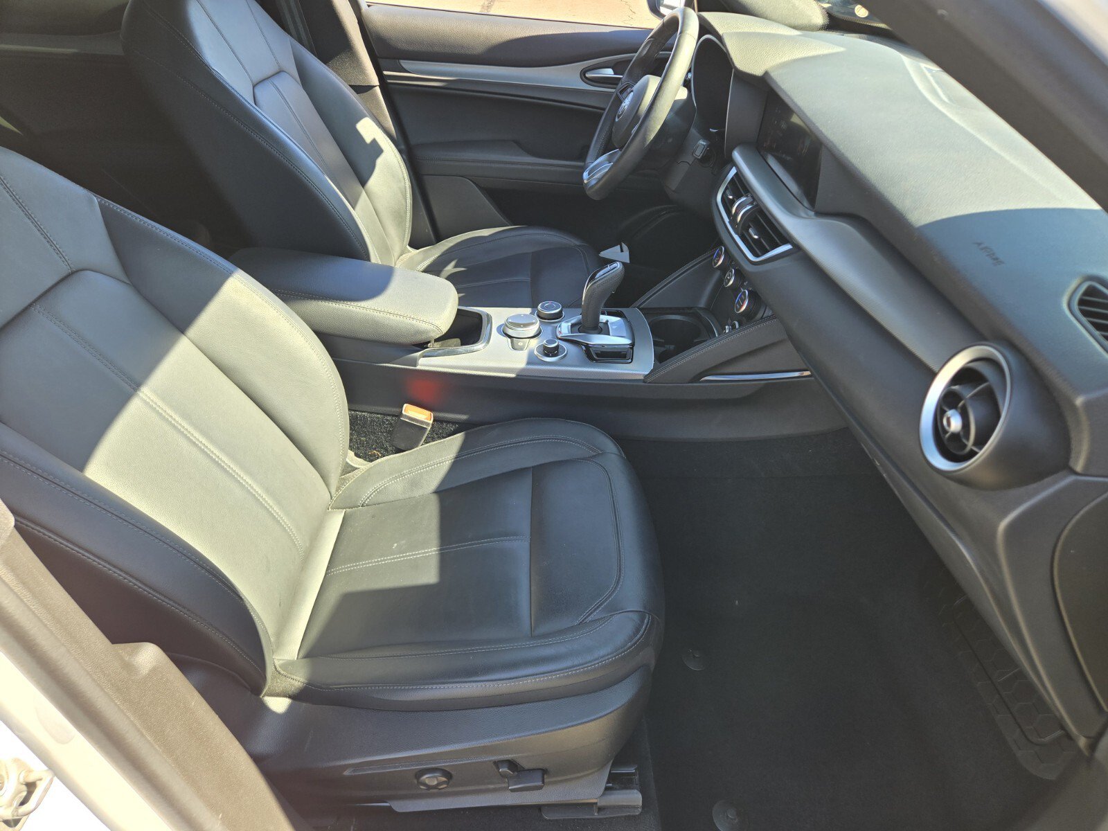 Used 2024 Alfa Romeo Stelvio Ti AWD/4WD image 15