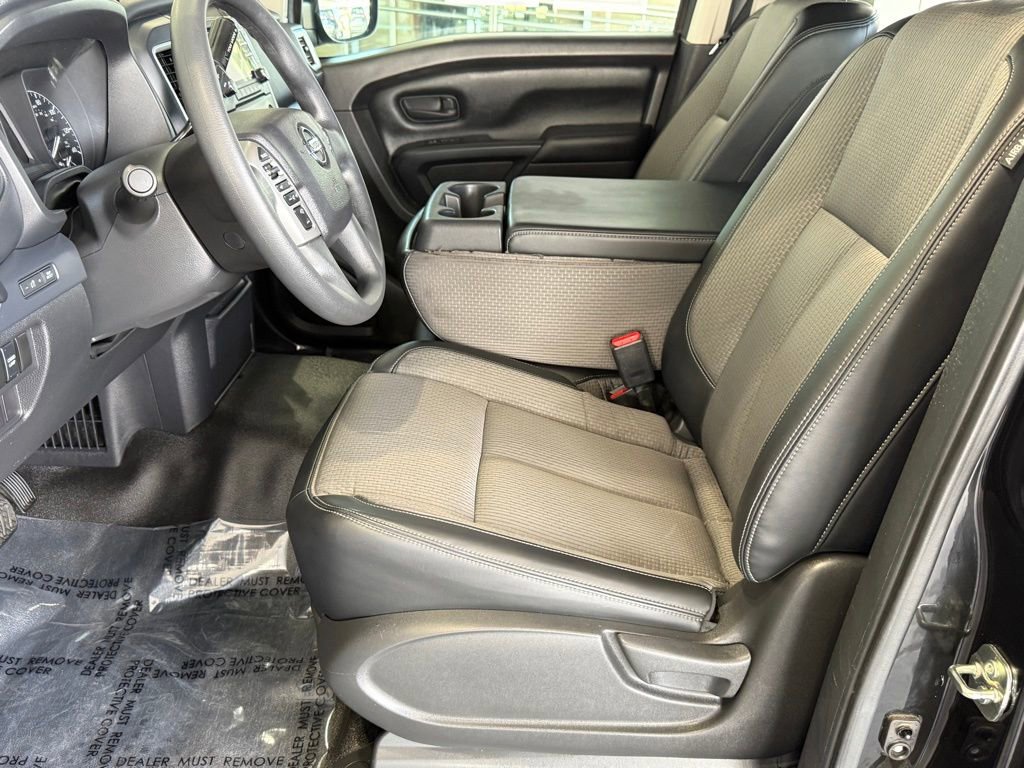 Used 2017 Nissan Titan S image 17