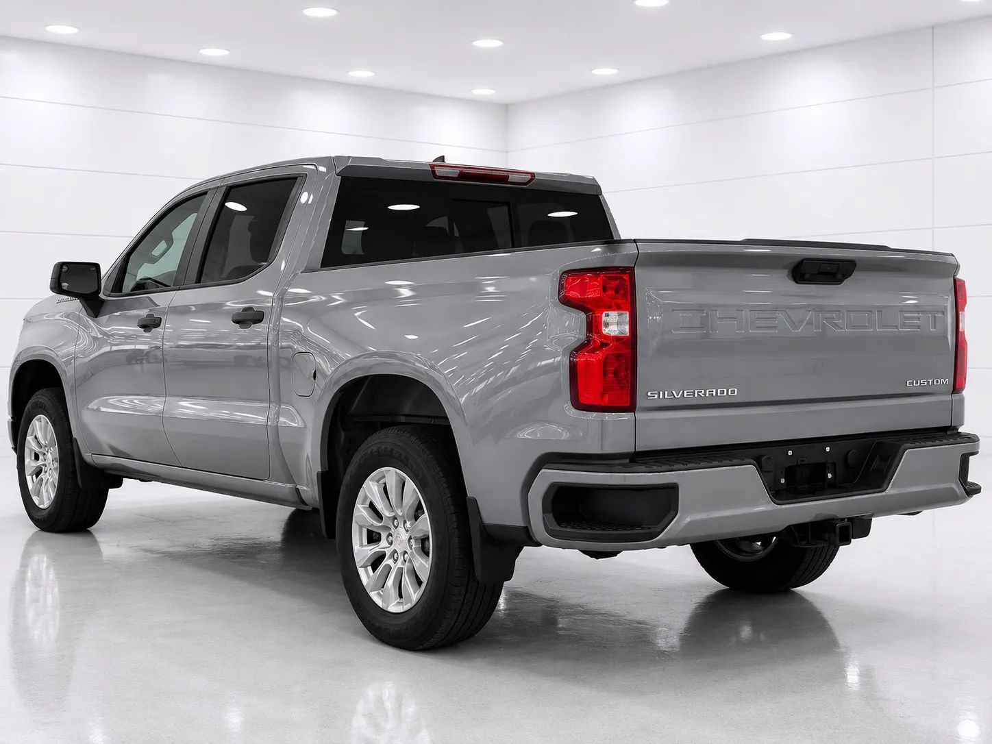 Used 2024 Chevrolet Silverado 1500 Custom AWD/4WD image 3