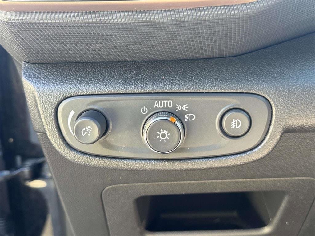 Used 2022 Chevrolet TrailBlazer ACTIV w/ Technology Package image 18