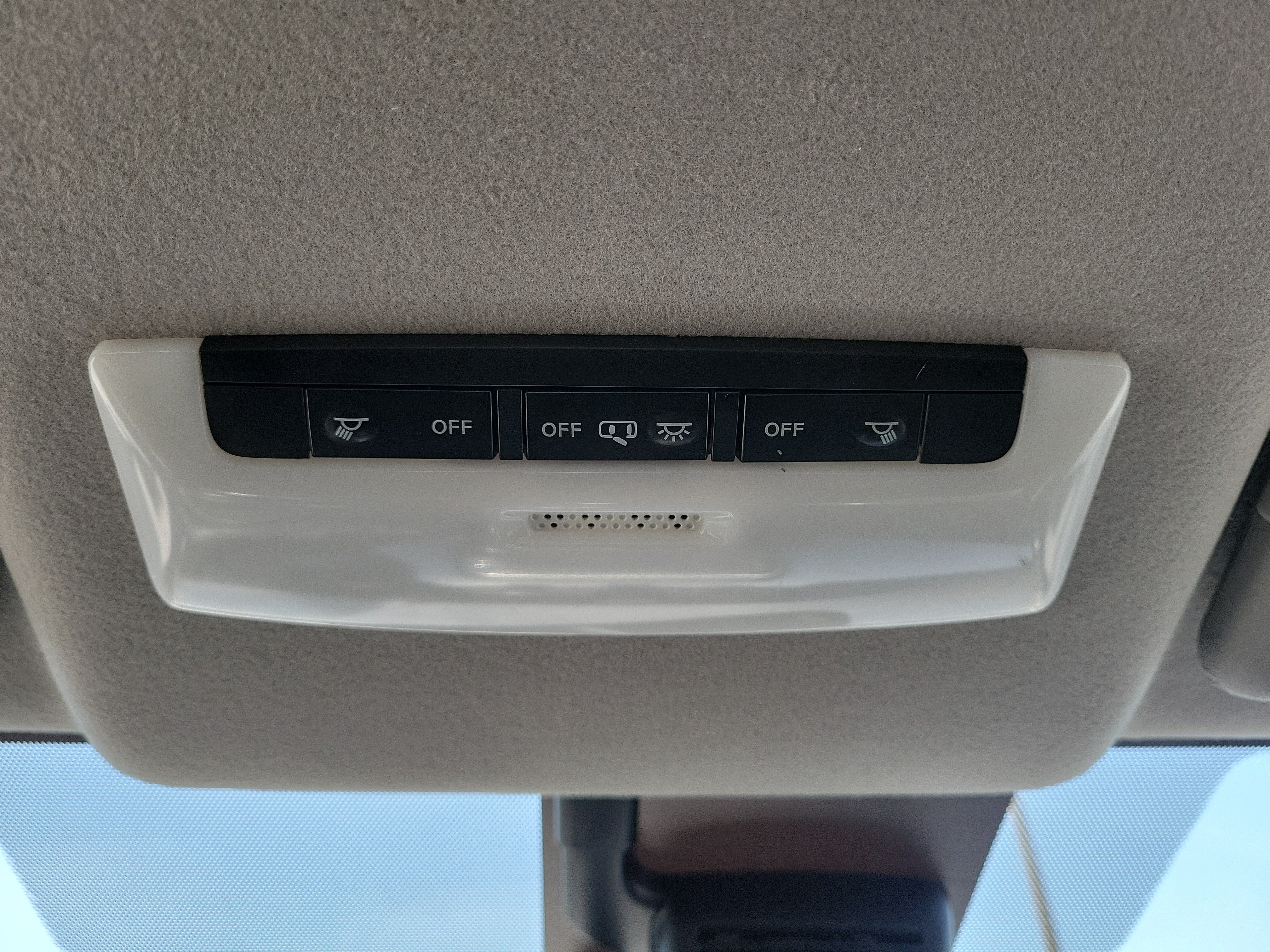 Used 2025 Nissan Versa SV FWD image 29
