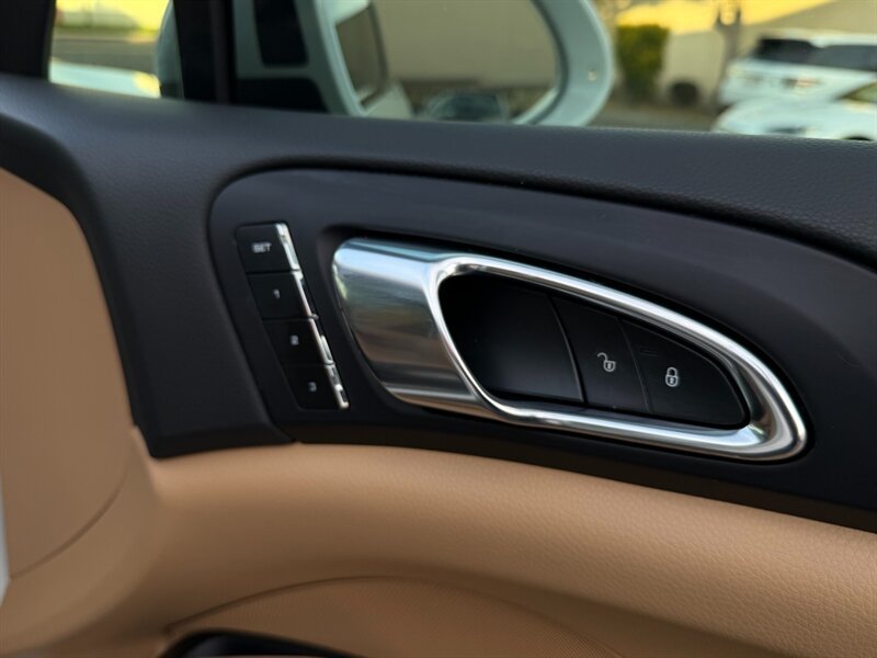 Used 2018 Porsche Cayenne Platinum Edition AWD/4WD image 38