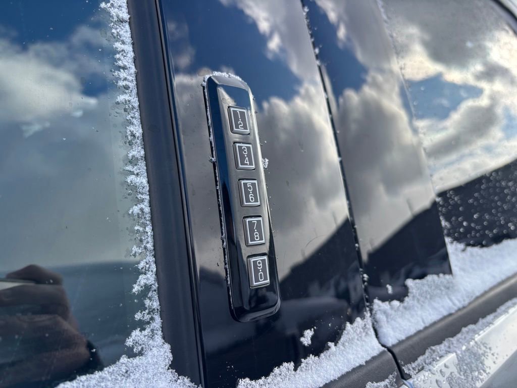 Used 2022 Ford F150 XLT w/ Equipment Group 302A High image 11