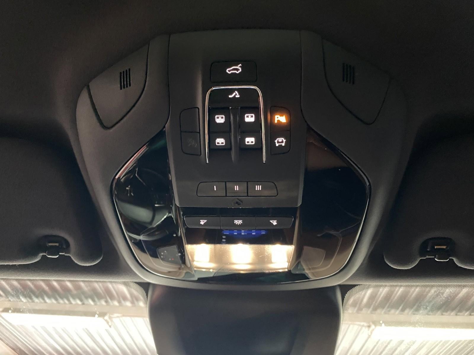 Used 2018 Maserati Levante image 26