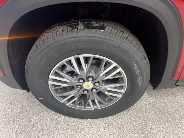 New 2026 Chevrolet Traverse LT w/ Driver Confidence Package AWD/4WD image 11