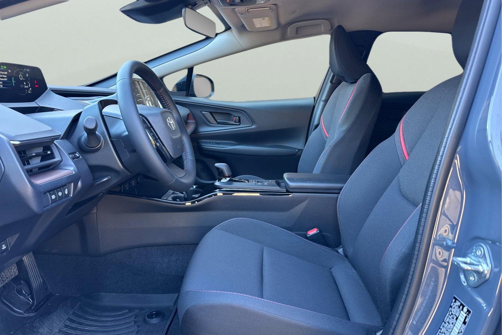 Certified 2025 Toyota Prius SE image 15