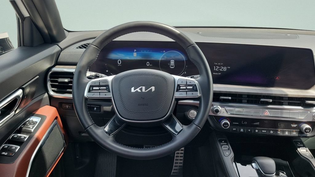 Used 2023 Kia Telluride SX FWD image 12