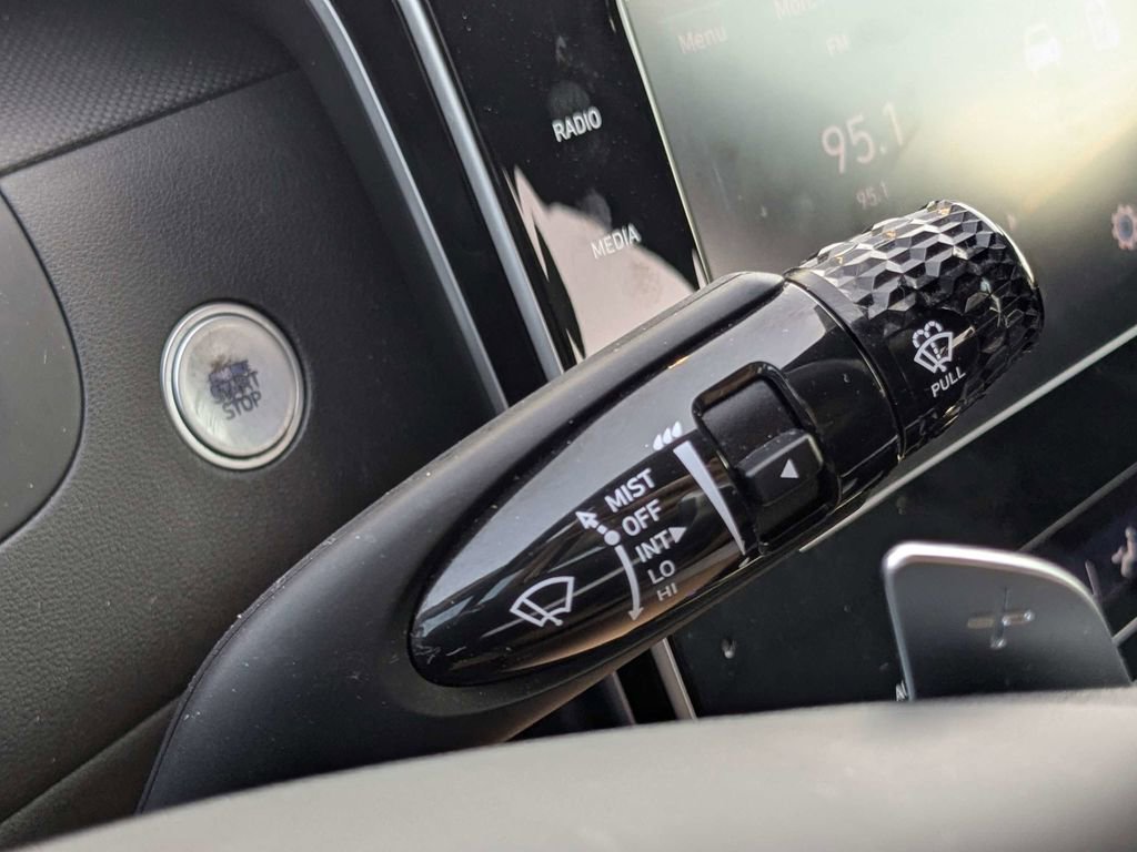 Used 2022 Hyundai Santa Cruz SEL Premium image 25