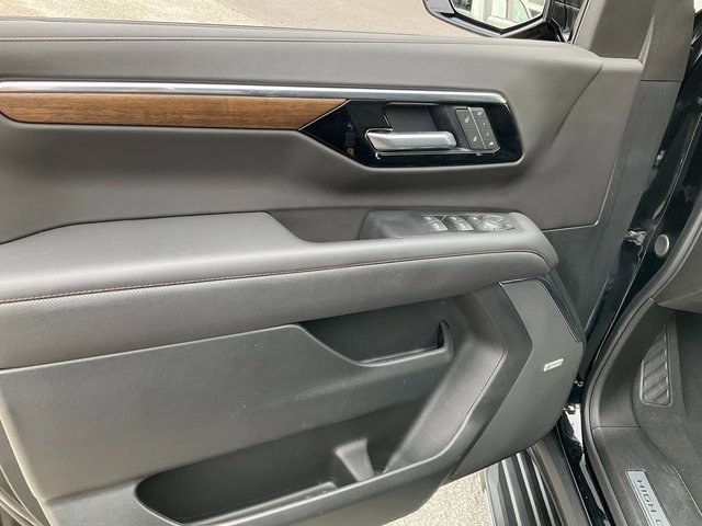Used 2025 Chevrolet Tahoe High Country image 7