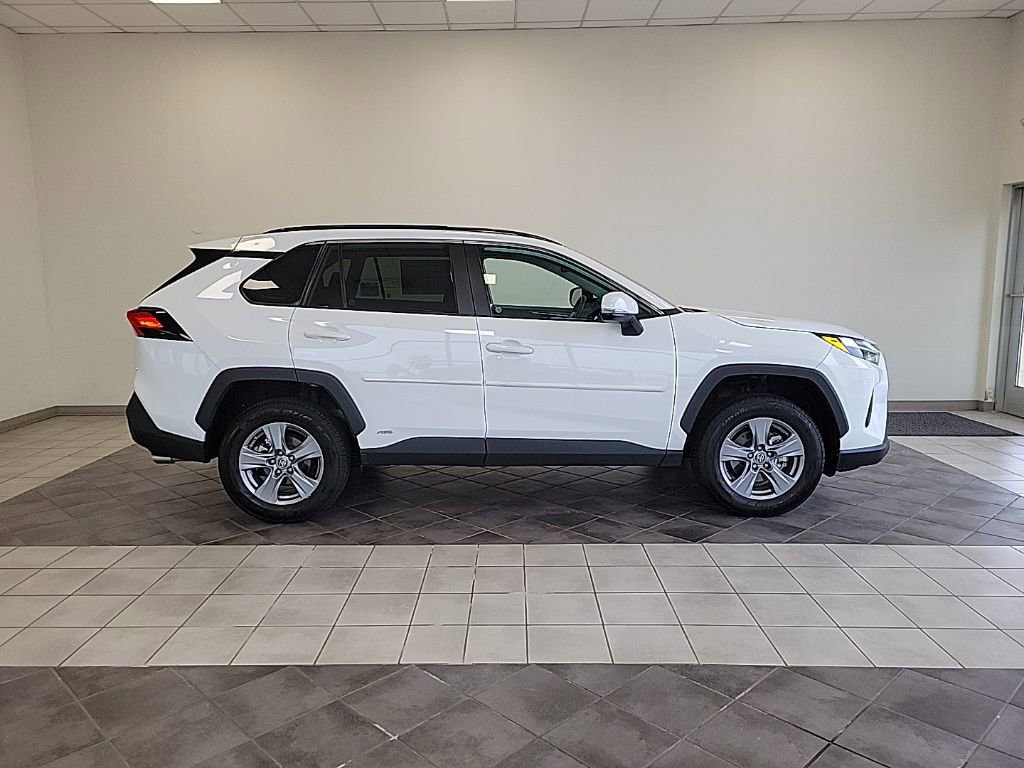 Used 2024 Toyota RAV4 LE image 4
