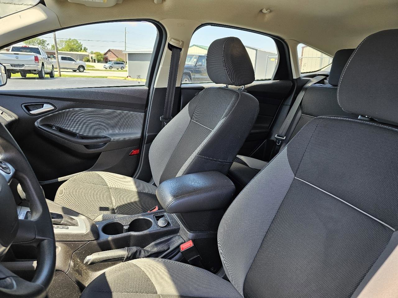 Used 2014 Ford Focus SE FWD image 7