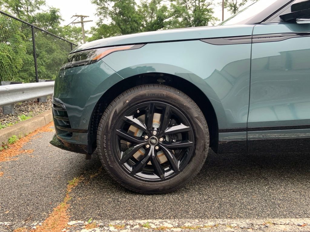 New 2026 Land Rover Range Rover Velar Dynamic SE image 9