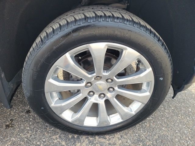 Used 2020 Chevrolet Silverado 1500 High Country w/ Technology Package AWD/4WD image 14