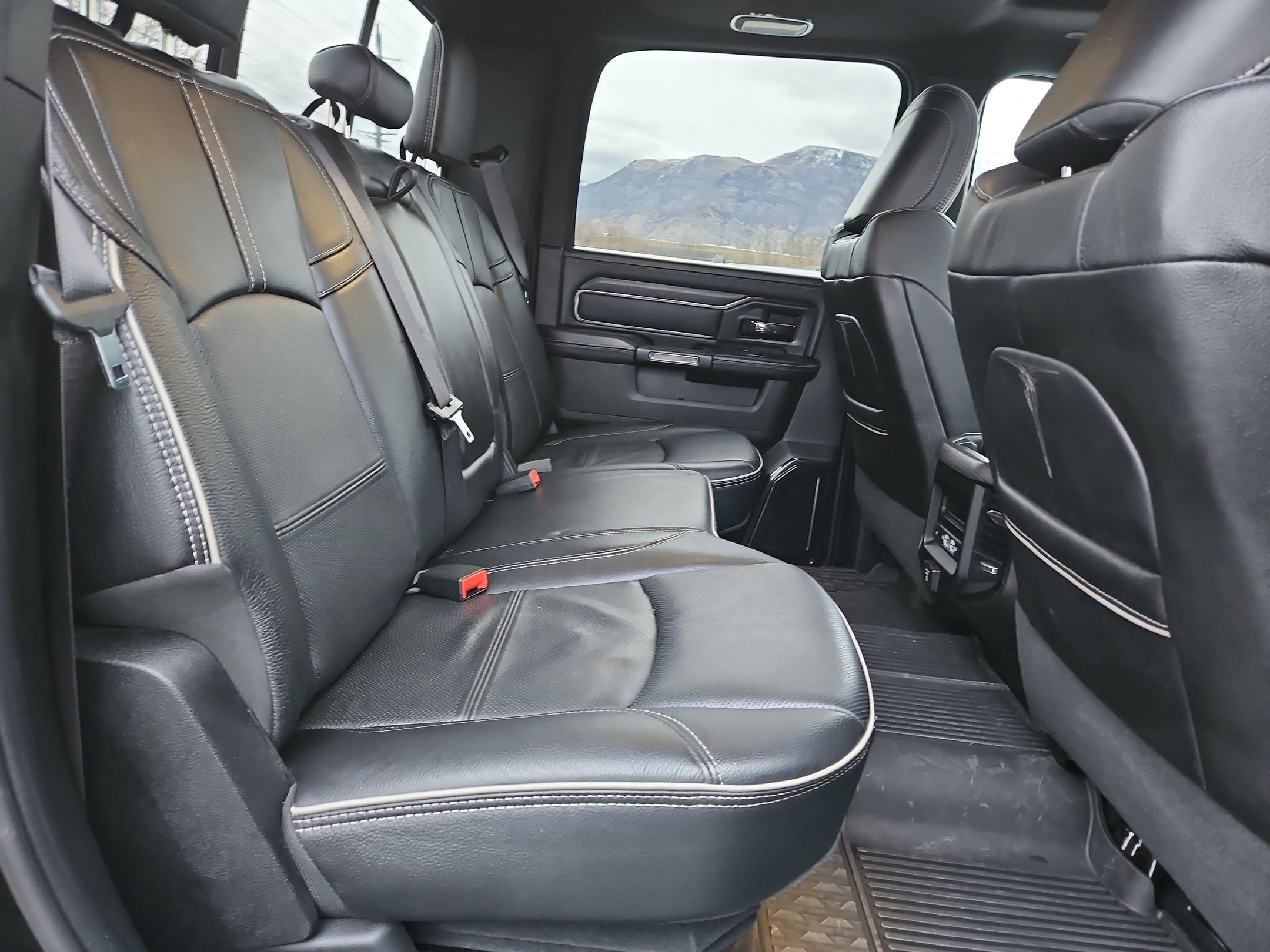 Used 2023 RAM 3500 Limited image 34