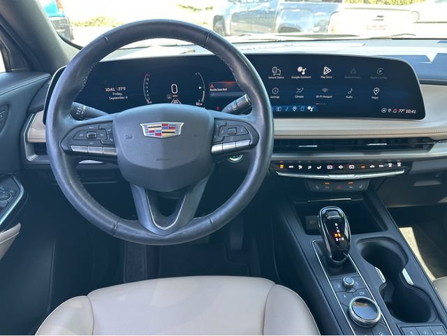 Certified 2024 Cadillac XT4 Luxury w/ Cold Weather Package FWD image 8