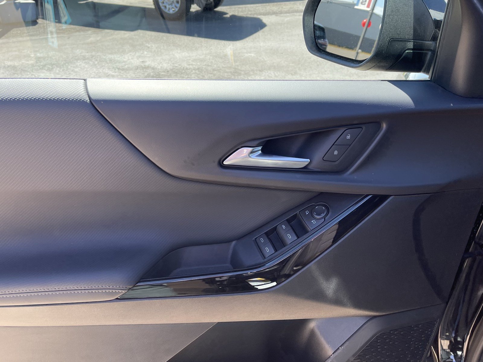 Used 2026 Chevrolet Equinox LT AWD/4WD image 17