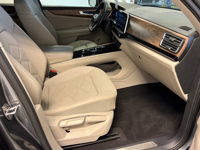 Used 2024 Volkswagen Atlas SE AWD/4WD image 11