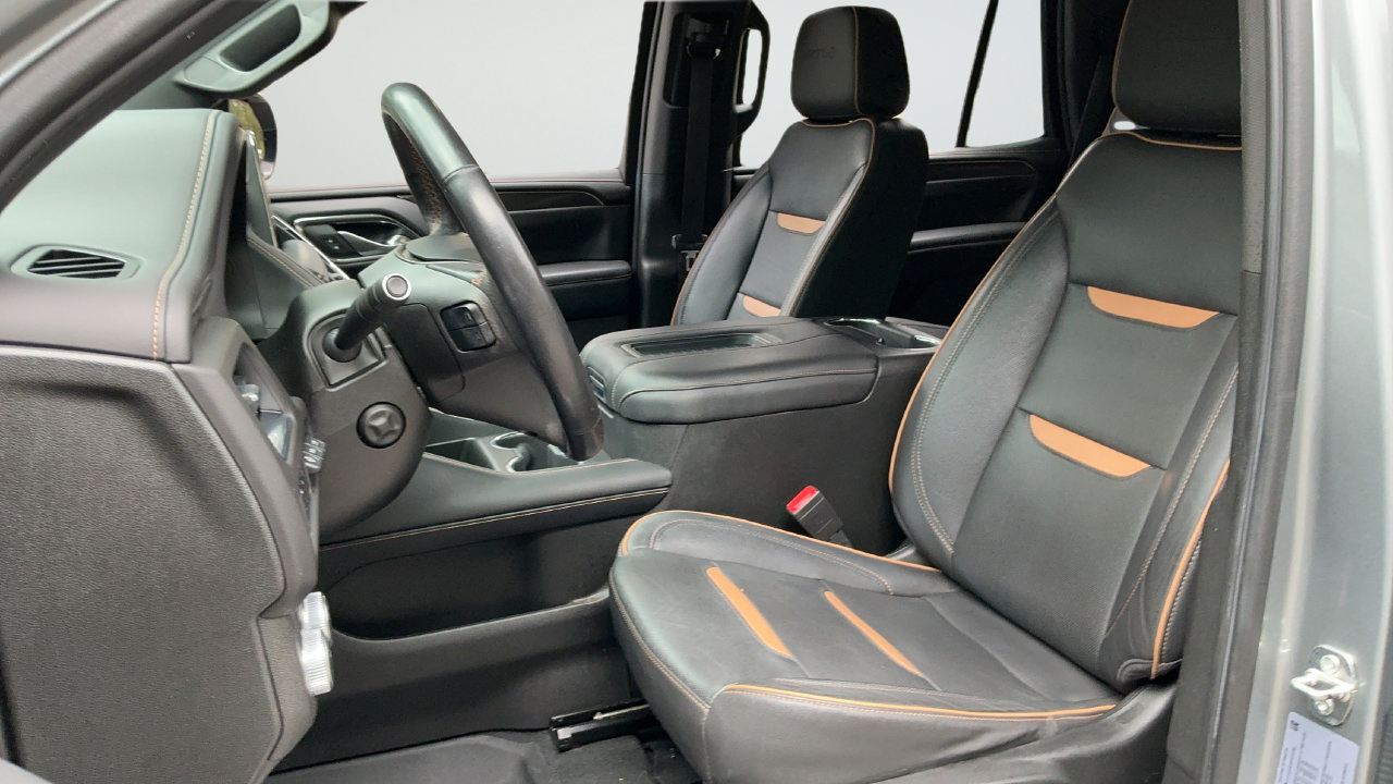 Used 2023 GMC Yukon AT4 w/ AT4 Premium Package AWD/4WD image 17