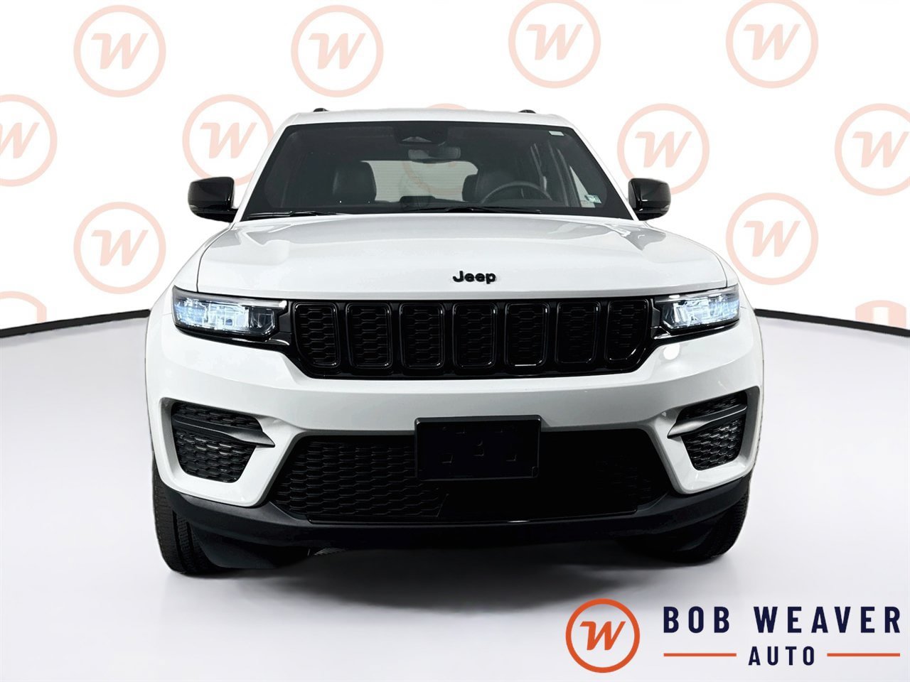 Used 2023 Jeep Grand Cherokee Altitude AWD/4WD image 2