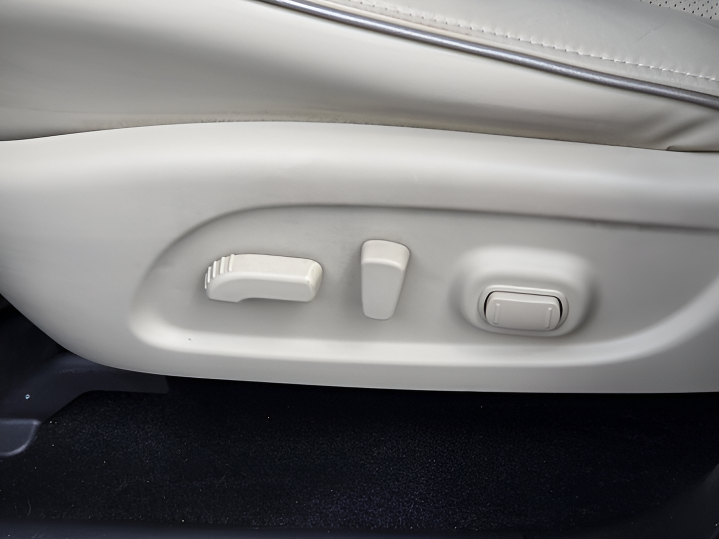 Used 2020 INFINITI QX60 Luxe w/ Sensory Package FWD image 15