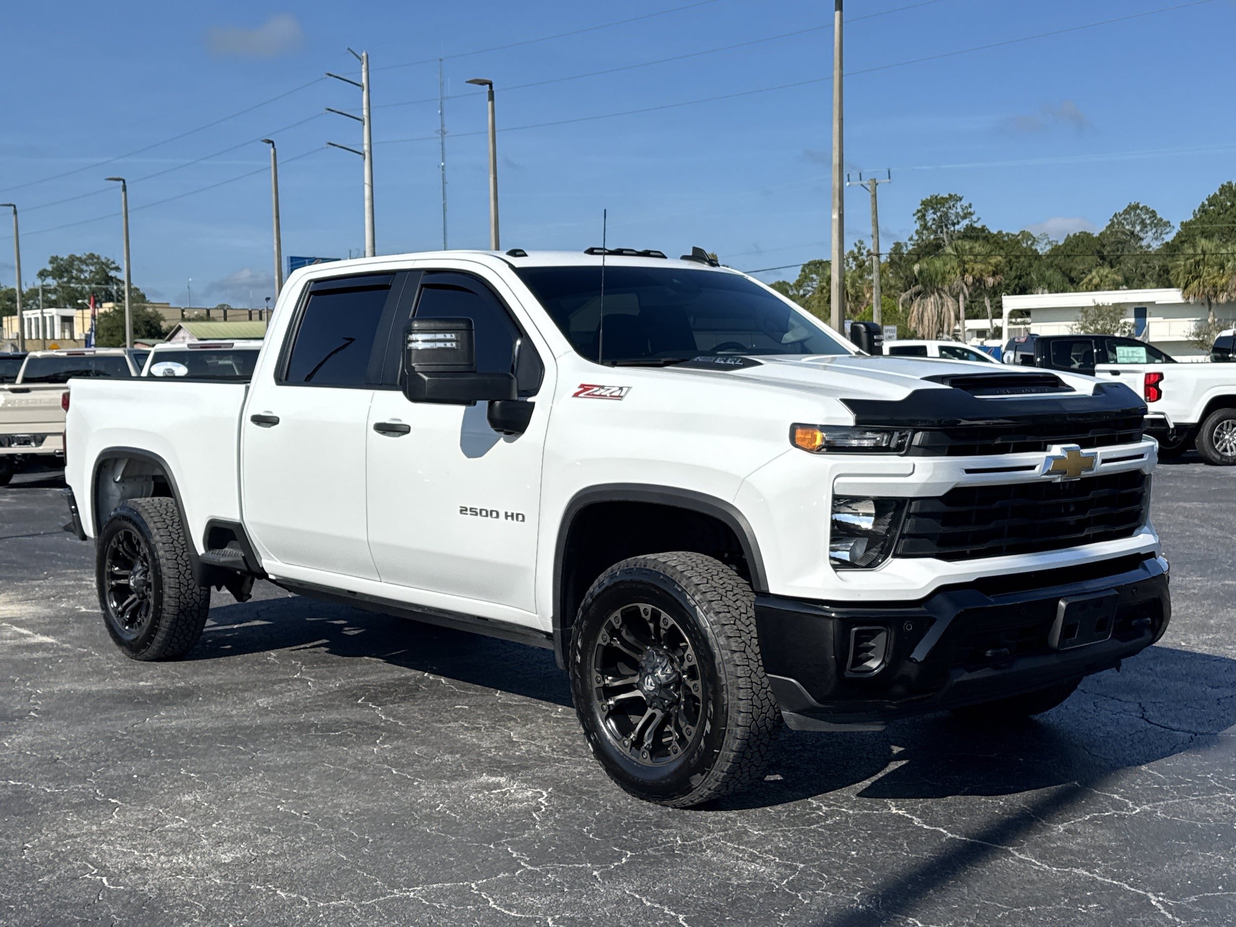 Used 2025 Chevrolet Silverado 2500 Custom w/ Custom Value Package AWD/4WD image 2