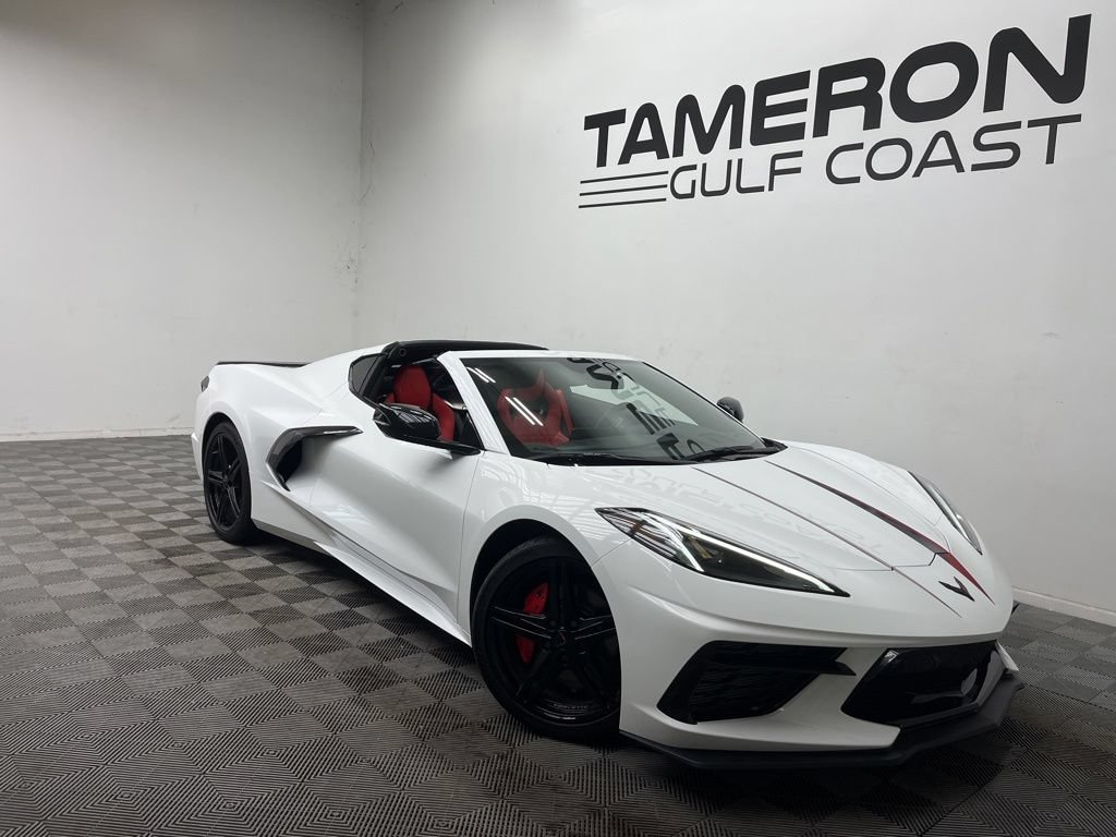 Used 2025 Chevrolet Corvette Stingray Preferred Cpe w/ Adrenaline Red Accent Package RWD image 1