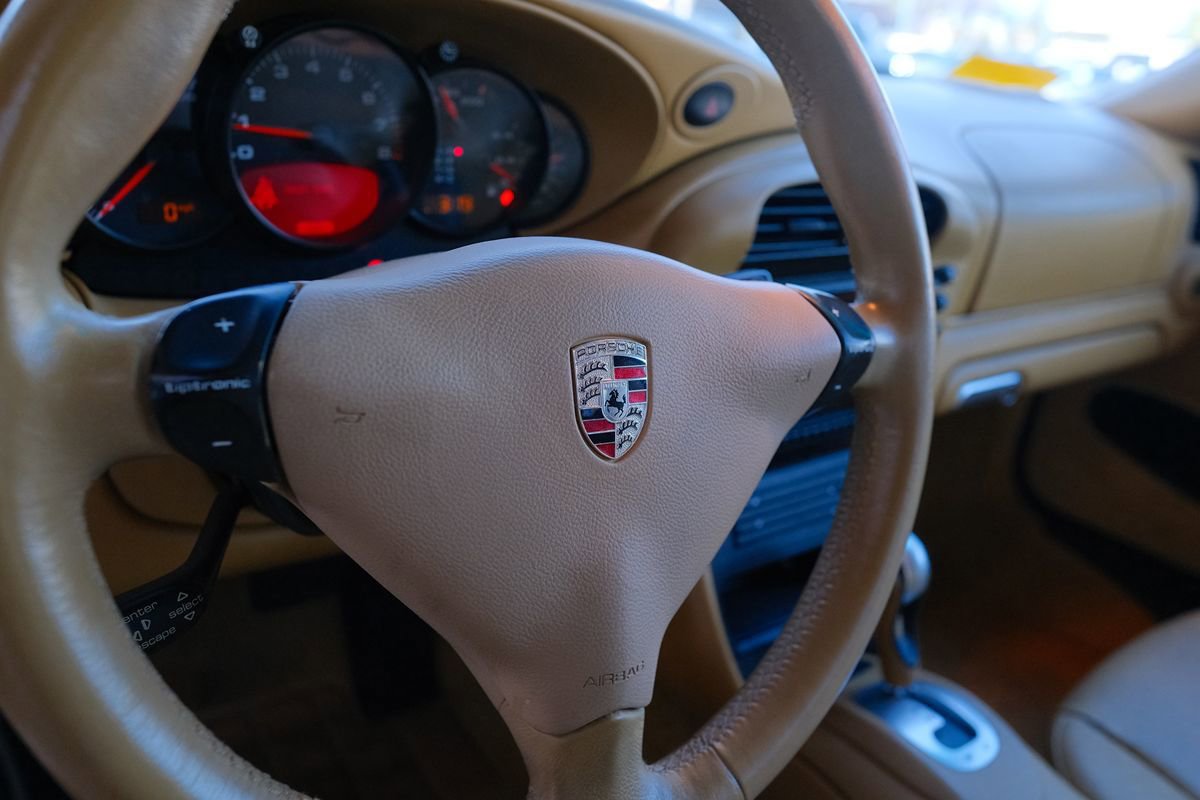 Used 2002 Porsche 911 Carrera RWD image 28