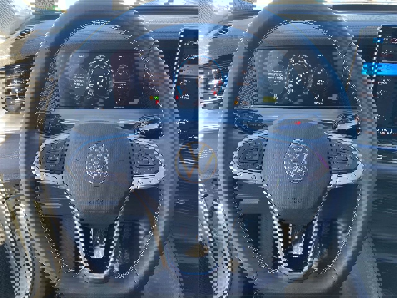 New 2025 Volkswagen Tiguan SE image 19