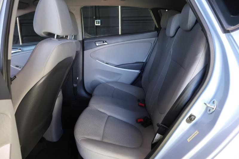 Used 2013 Hyundai Accent SE image 19