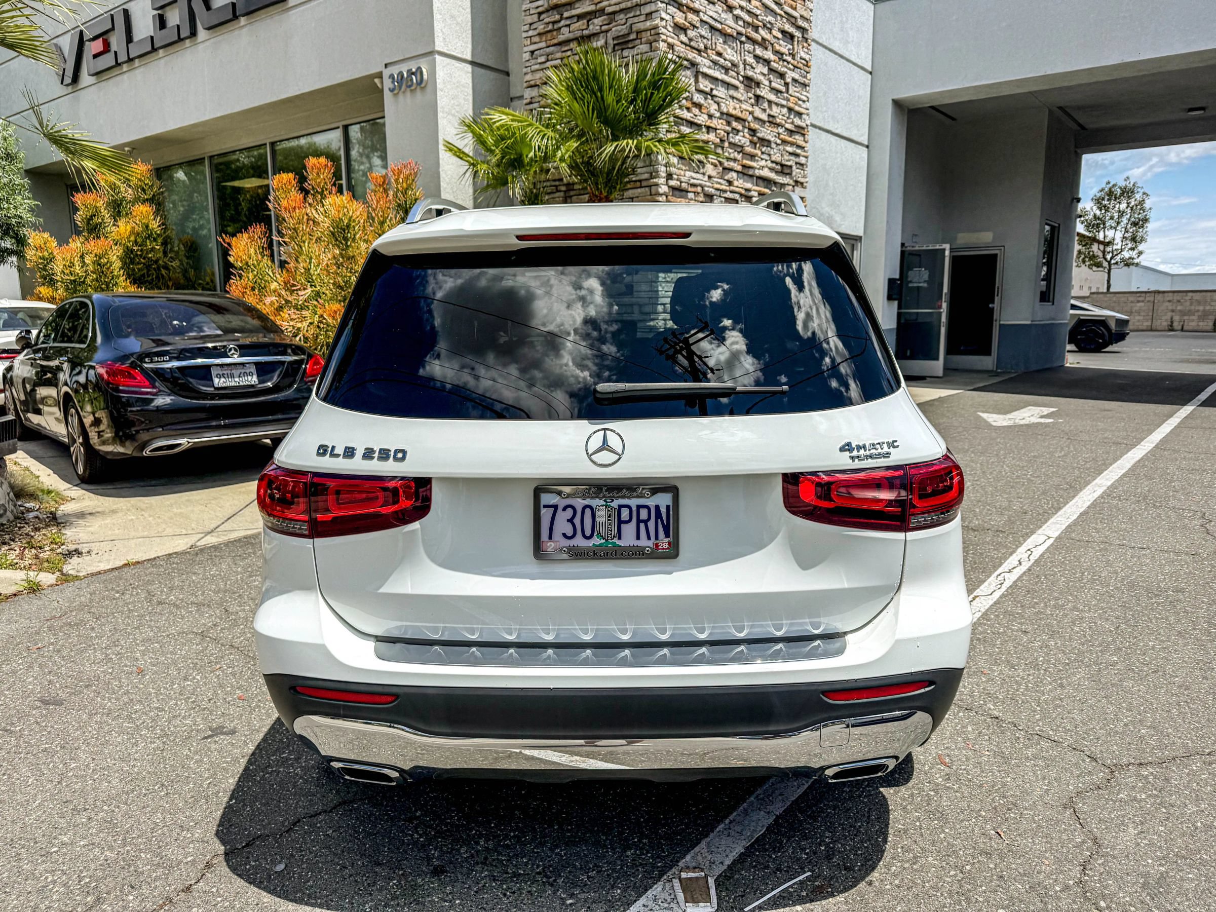 Used 2022 Mercedes-Benz GLB 250 4MATIC image 11