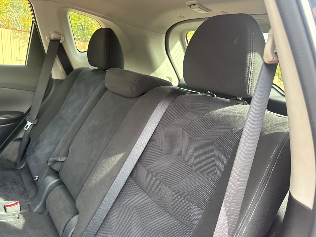 Used 2015 Nissan Rogue SV w/ SV Premium Package image 19