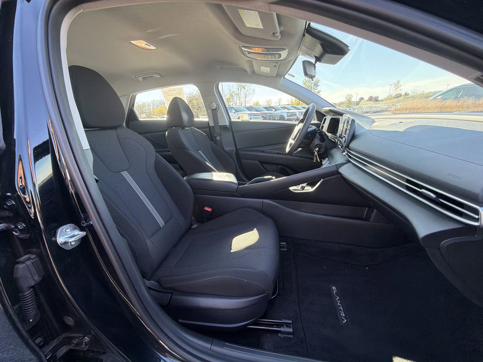 Certified 2024 Hyundai Elantra SE FWD image 25