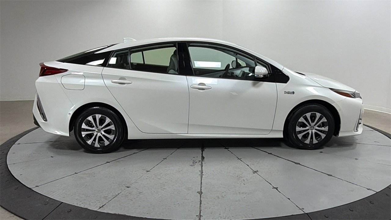 Used 2020 Toyota Prius Prime Limited image 6