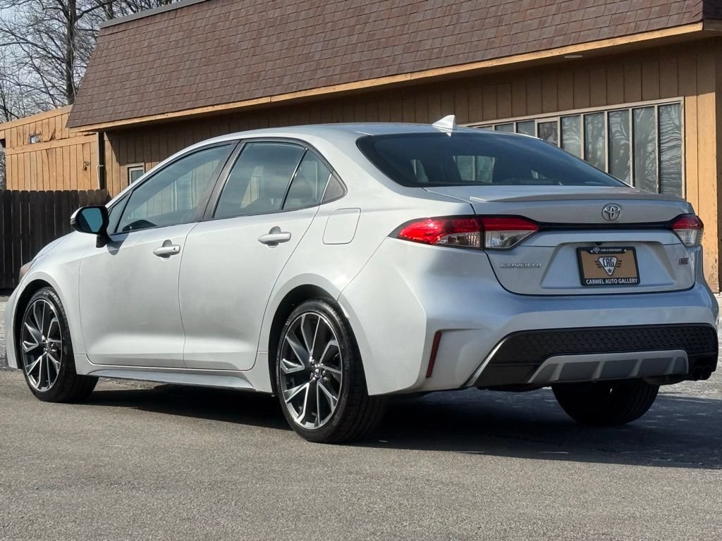 Used 2021 Toyota Corolla SE FWD image 3