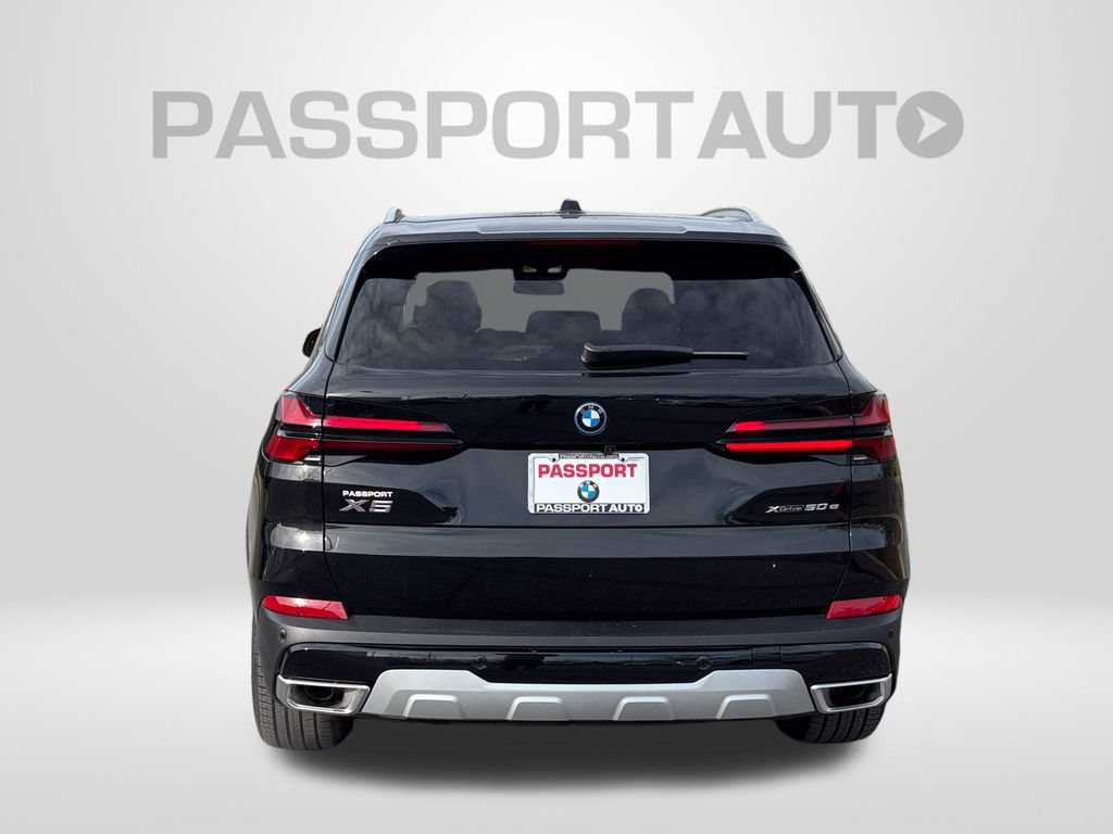 New 2026 BMW X5 xDrive50e w/ Premium Package AWD/4WD image 5