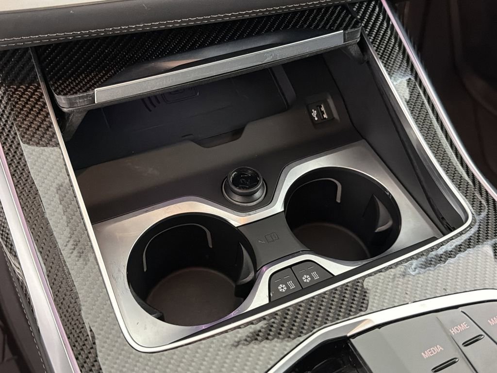 Used 2024 BMW X7 M60i w/ Executive Package image 40